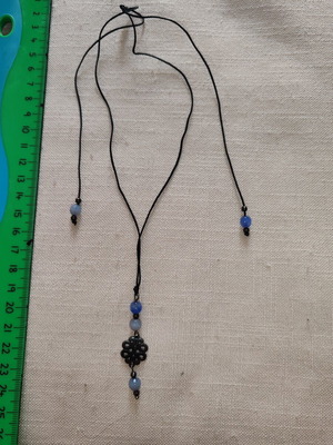 Necklace with adjustable length, like new