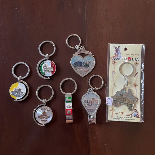 Set of 7 souvenir keychains Italy Rome Vatican & Australia Melbourne
