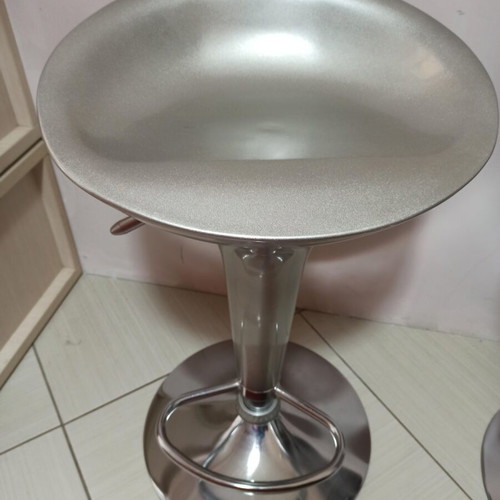 Bar stools like new, set of 3, silver