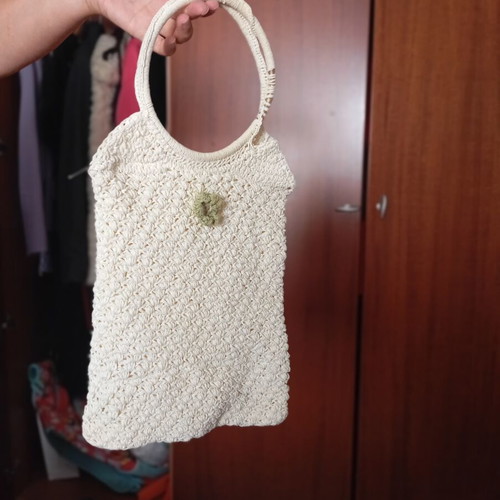 Knitted handbag like new, white and beige