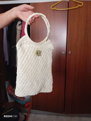 Knitted handbag like new, white and beige