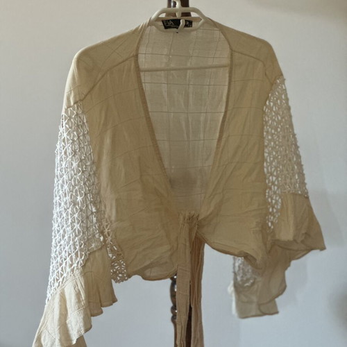 Light Outerwear like new, beige, wide sleeve, ideal for evenings and beach