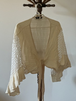 Light Outerwear like new, beige, wide sleeve, ideal for evenings and beach