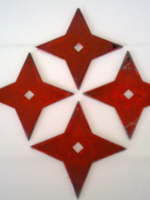 Shuriken Ninja Stars μεταχειρισμένα, 4 κόκκινα ατσάλινα με μαύρη θήκη ζώνης