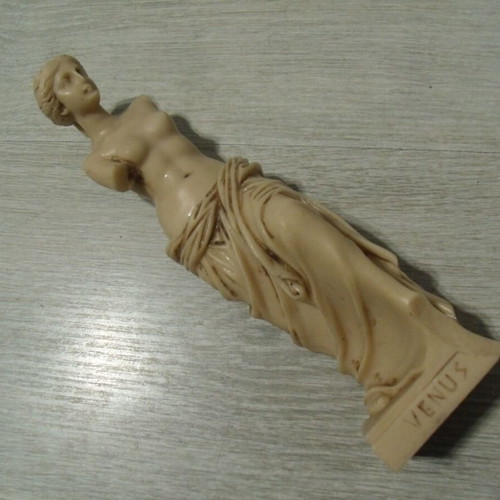 Venus figure statue used, alabaster