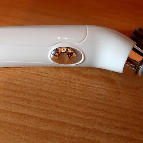 Facial cleansing device like new with 4 heads