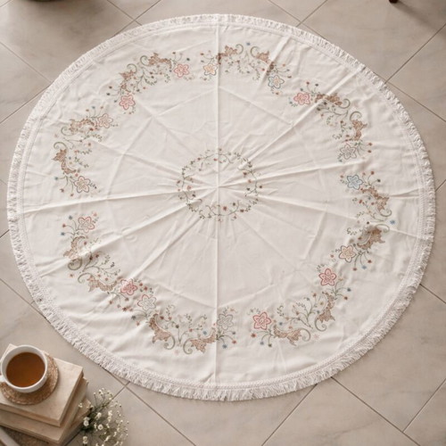 Round embroidered tablecloth 140 cm used with fringes