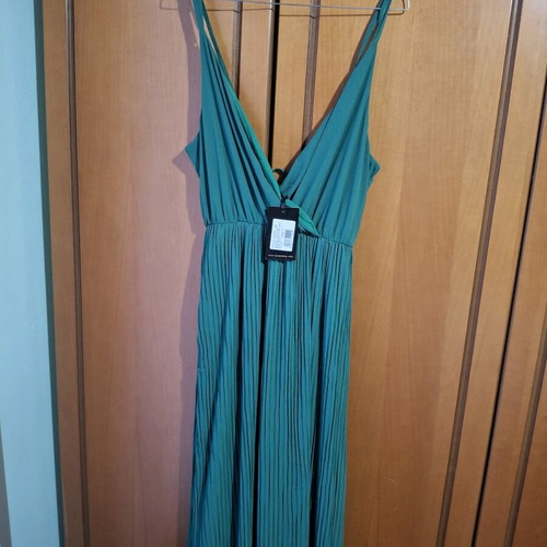 Lynne long green dress new, evening style