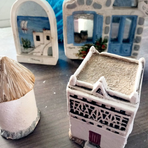 Island handmade decorative items used