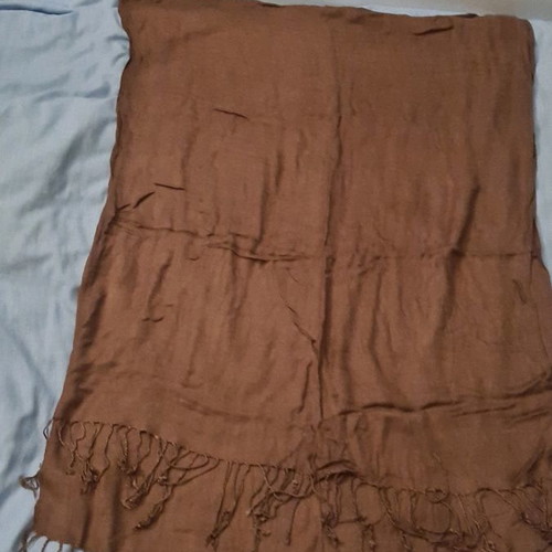 Thin scarf used, brown color
