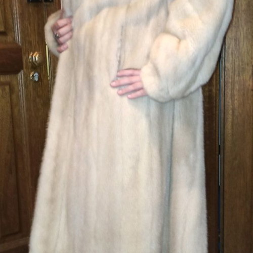 Whole mink fur like new, ecru color