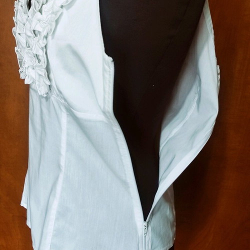 Lynne Halter Neck Top with Ruffles in White, Like New, Size M