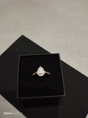 Gold 9k teardrop ring, size 55