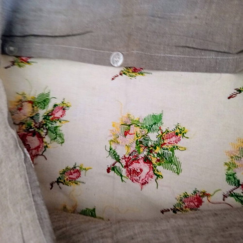 Handmade embroidered pillowcase with roses, like new, 56x58 cm