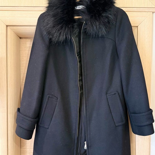 Zara coat 75% wool with removable fur like new, size S