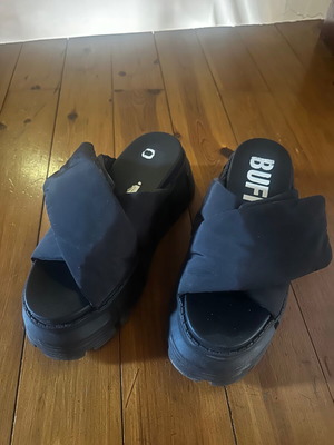 Buffalo women's platform sandals like new, size 38, black