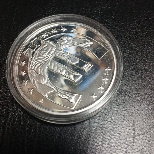 Europe 10 Years Commemorative Medal, silver with gold details