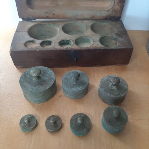 Wooden boxes with brass weights used, pack of 3, total 19 weights