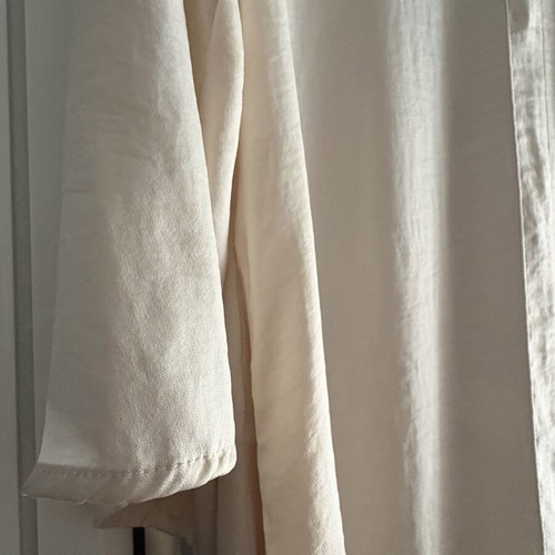 Σατέν φόρεμα H&M μπεζ σαν καινούργιο, πολύ αέρινο και πολυχρηστικό