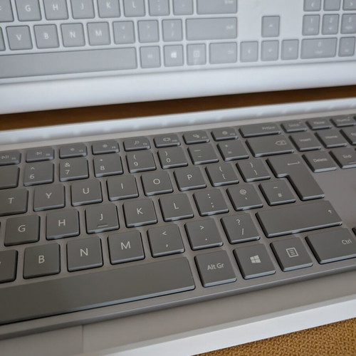 Microsoft Surface UK Key Layout Wireless Keyboard like new, silver