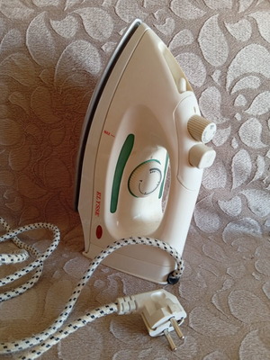 Electric iron 1200W 230-50 Hz