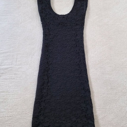 Little black dress lace Shana like new, size XS