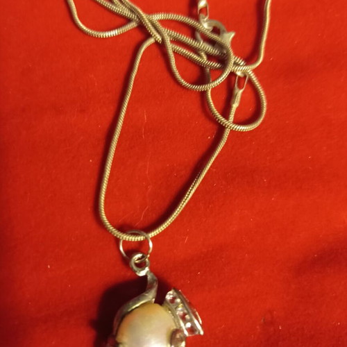 Pendant necklace faux bijoux like new, silver snake chain