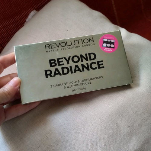 Revolution Highlighters Palette New with 3 Shades