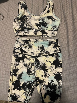 Gym set size small like new