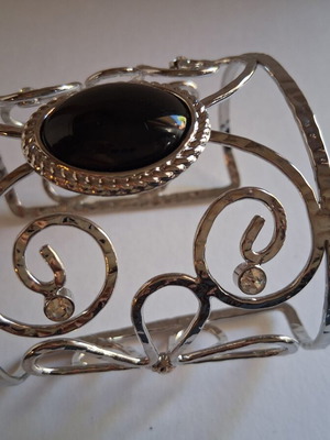Cuff bracelet new, Art Nouveau style with black cabochon stone