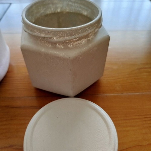 Glass jars used, set with screw lids, 720ml and 220ml