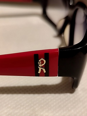 Roberta di Camerino RC51102 sunglasses used, black and red