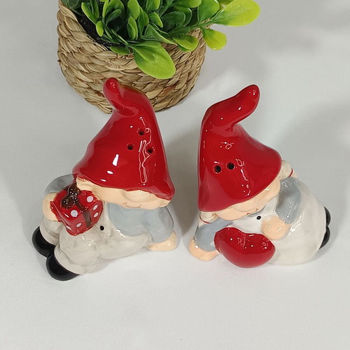Ceramic gnome salt and pepper shaker set like new