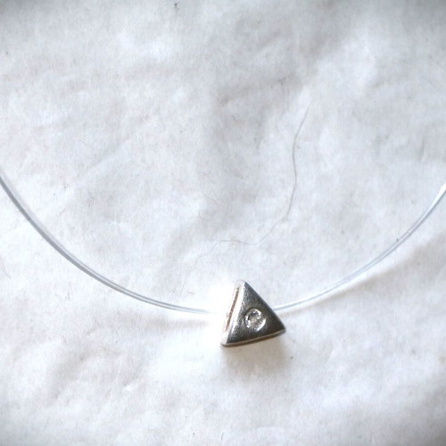 Μικρό διακριτικό μενταγιόν ασημένιο sterling silver 925 με ζιρκόνια και αόρατο κορδόνι καινούργιο
