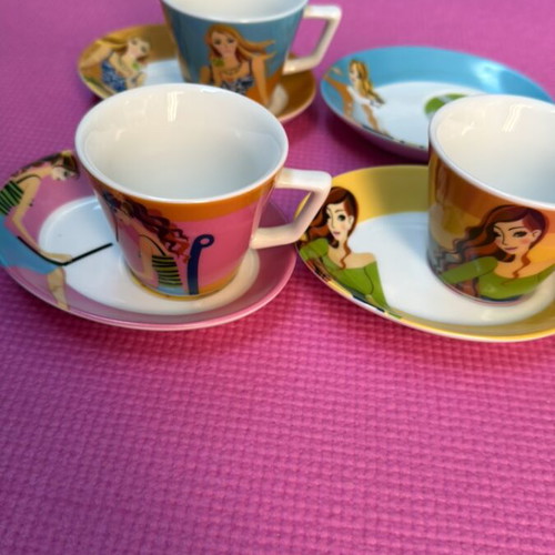 Coffee cups like new, three sets with saucer
