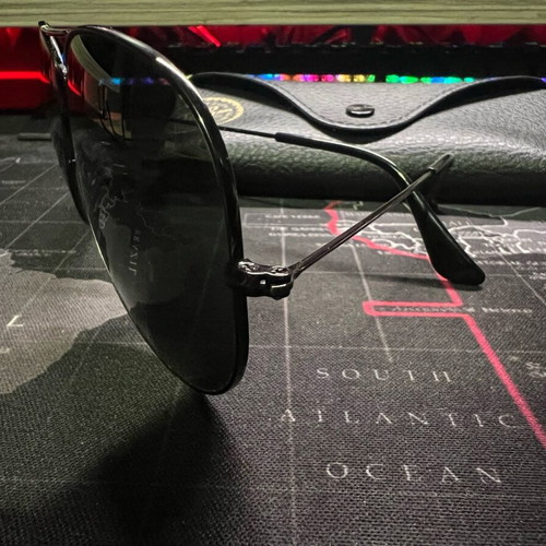 Rayban Aviator sunglasses like new, black