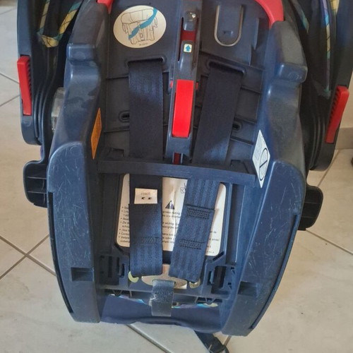 Graco Baby Car Seat like new with sunshade