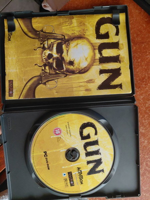 Gun PC game used, complete