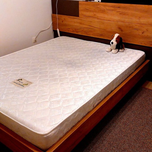 Bed with mattress from Tiniakos, like new