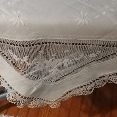 Tablecloth set used with small cloths