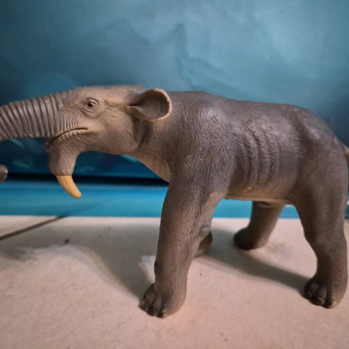 BULLYLAND Prehistoric Deinotherium Tusk Elephant like new