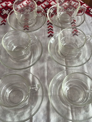 Heat-resistant cups with saucers like new, set of 6