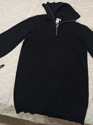 Yas sweater style dress new, black, size Large