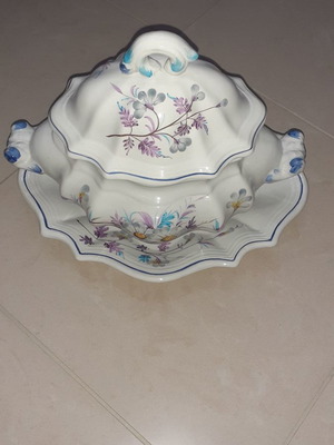 Πορσελάνινη σουπιέρα καινούργια με μοναδικό ιταλικό σχέδιο