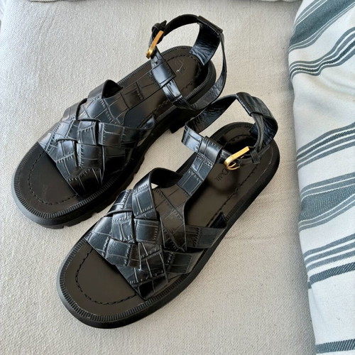 Massimo Dutti leather sandals size 39 like new black