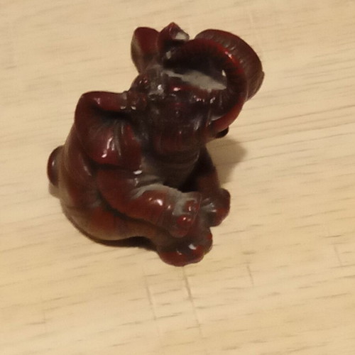 Ceramic elephant figurine like new