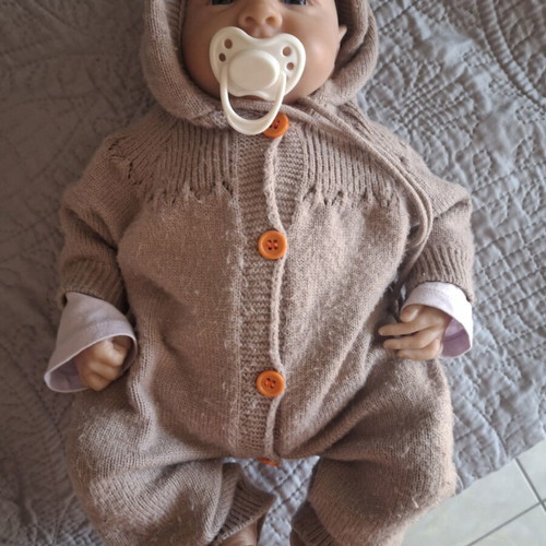 Baby doll like new, realistic