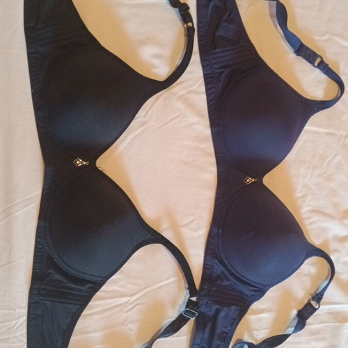 Bras set like new, 4 pieces, black and blue