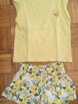 Mayoral yellow blouse and floral shorts set used, size 5-6 years