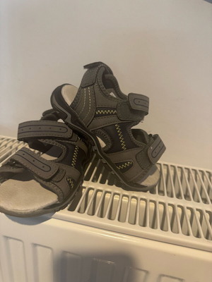 Lupilu sandals size 25 used with adjustable straps